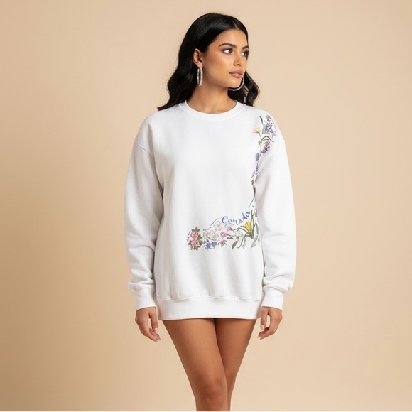 Northern Reflections Sweaters - Vintage Floral Embroidered White Sweatshirt